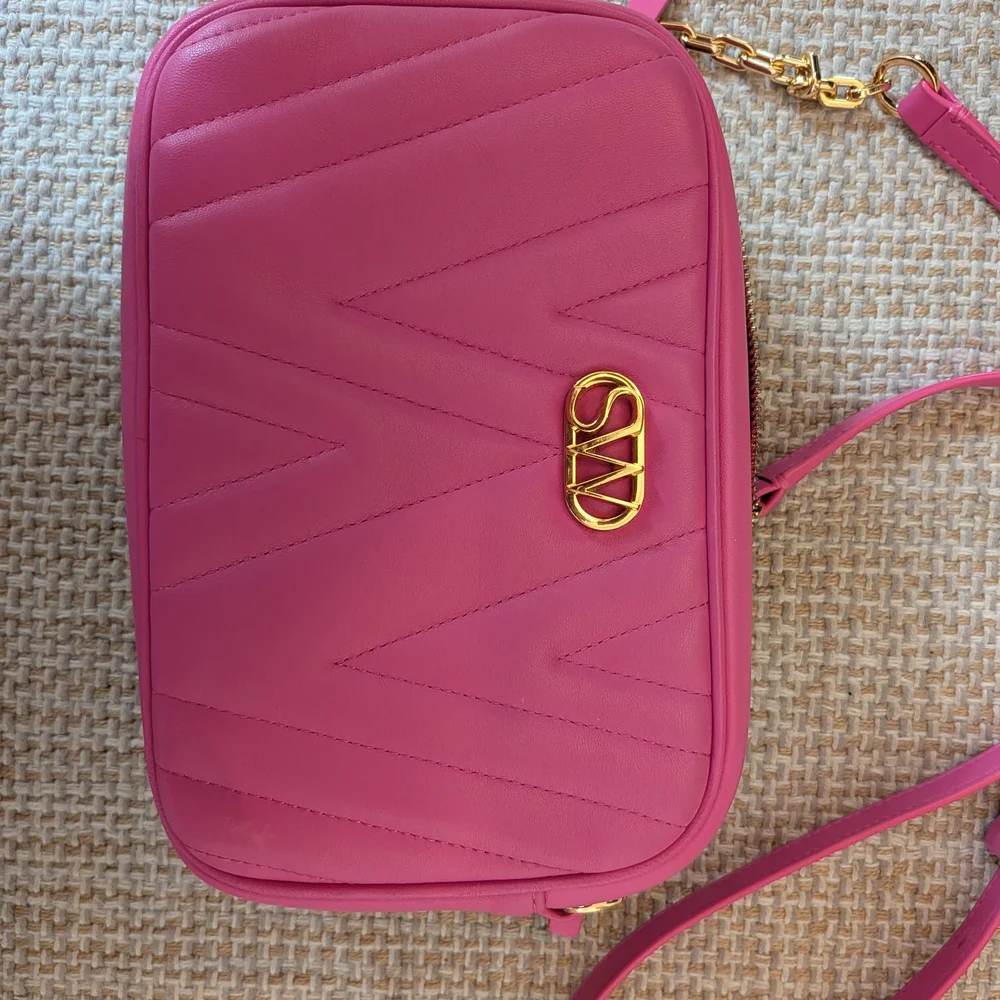 Stuart Weitzman Vibrant Pink Crossbody Bag with Gold Details, See Pics For Flaws - Picture 6 of 17